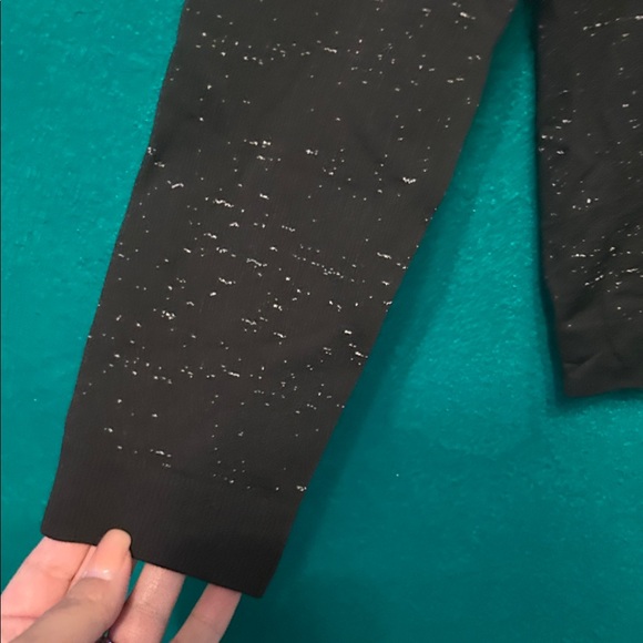 Lululemon stretch top - Picture 2 of 5